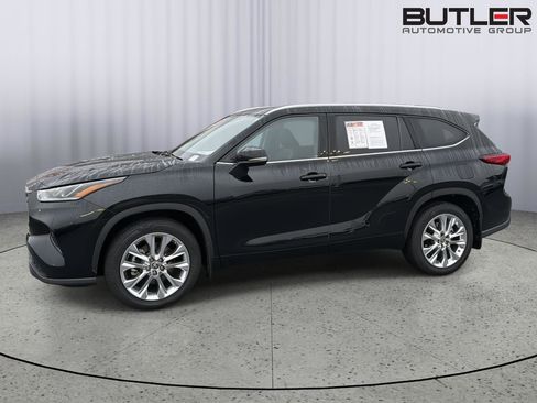 Used 2023 Toyota Highlander Limited AWD/4WD image 3