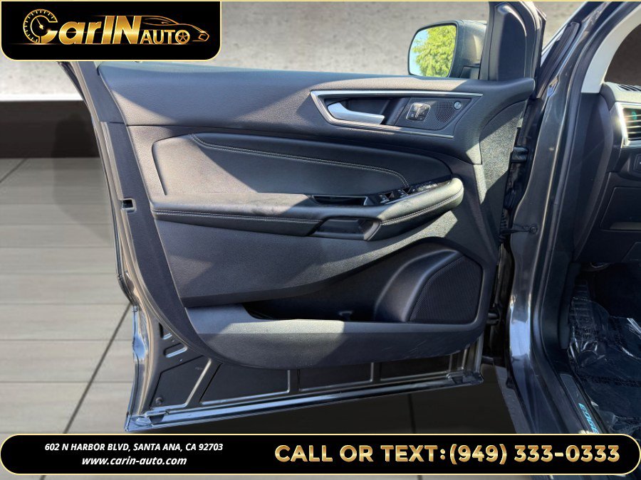 Used 2020 Ford Edge Titanium FWD image 23