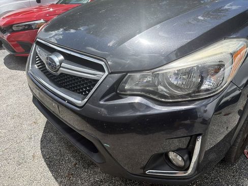 Used 2017 Subaru Crosstrek 2.0i Premium AWD/4WD image 2