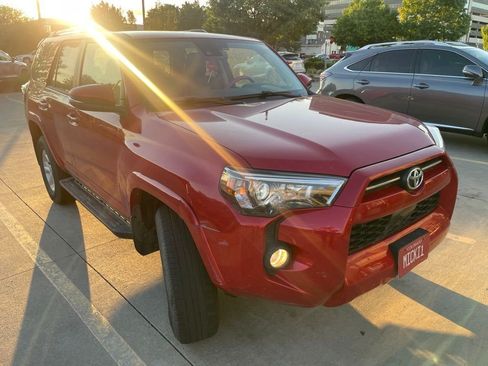Used 2020 Toyota 4Runner SR5 Premium w/ Moonroof Package AWD/4WD image 1