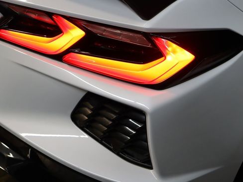 Used 2024 Chevrolet Corvette Stingray Premium Conv w/ Z51 Performance Package image 20