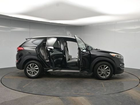 Used 2017 Hyundai Tucson SE image 43