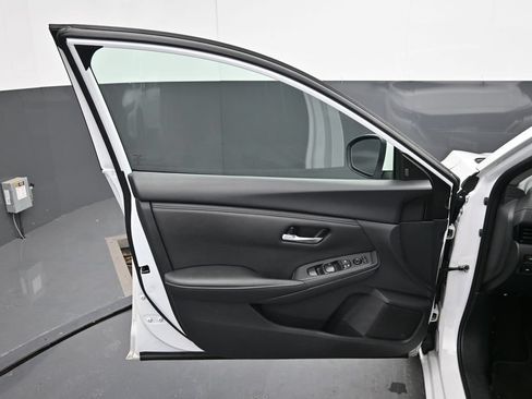 Used 2024 Nissan Sentra SV FWD image 16