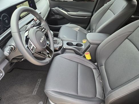 New 2026 Kia Seltos EX FWD image 10
