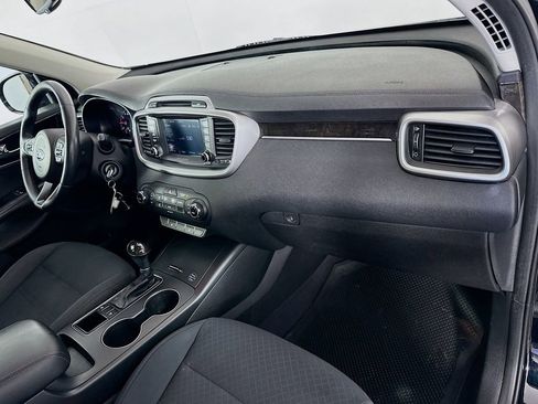 Used 2018 Kia Sorento LX image 28