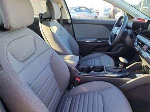 New 2025 Kia K4 EX image 16