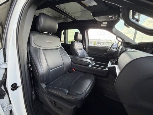 Used 2025 Ford Expedition Max Platinum w/ Stealth Appearance Package AWD/4WD image 42