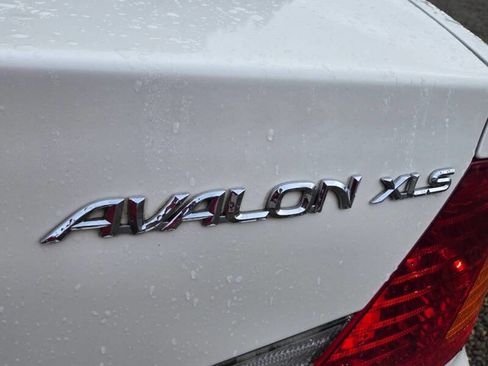 Used 2002 Toyota Avalon XLS image 24