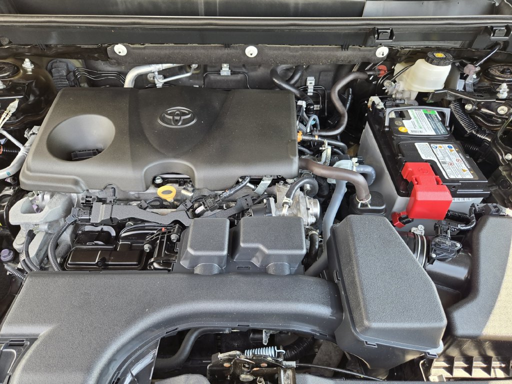 Used 2024 Toyota RAV4 XLE FWD image 24