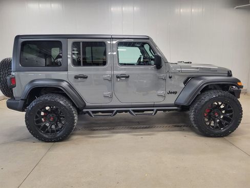 Used 2020 Jeep Wrangler Unlimited Sport image 9