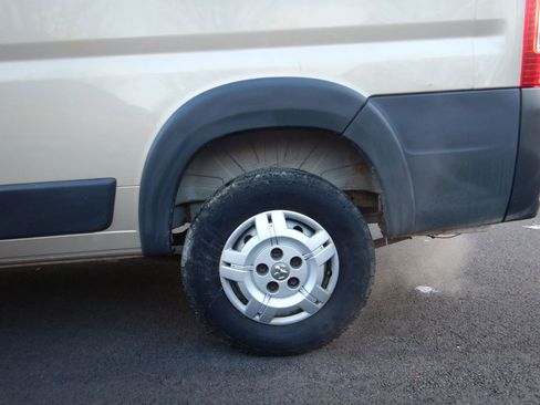 Used 2014 RAM ProMaster 2500 w/ Interior Convenience Group image 27