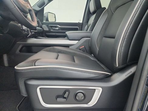 New 2026 RAM 1500 Laramie AWD/4WD image 19