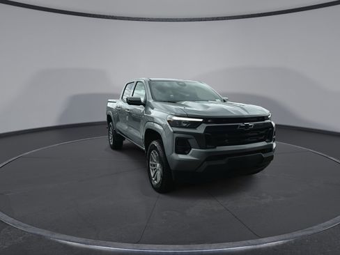 New 2026 Chevrolet Colorado LT w/ LT Convenience Package AWD/4WD image 2