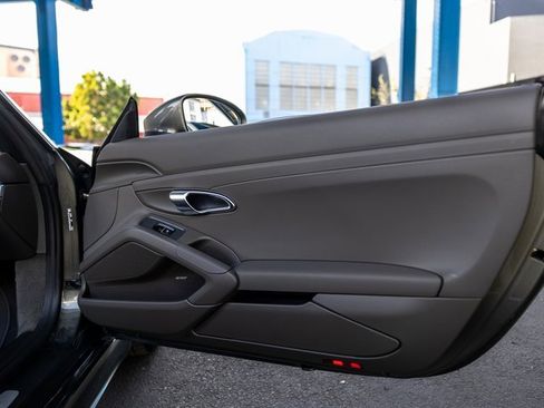 Used 2025 Porsche 718 Boxster image 33