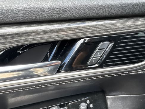 Used 2022 Jeep Wagoneer Series II AWD/4WD image 12