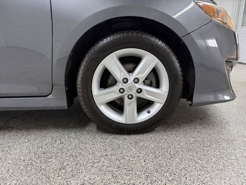 Used 2012 Toyota Camry SE FWD image 35