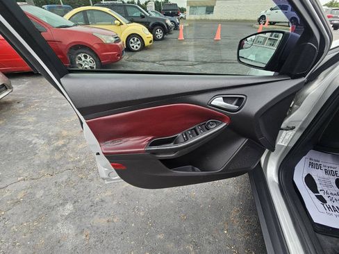 Used 2012 Ford Focus SE FWD image 10