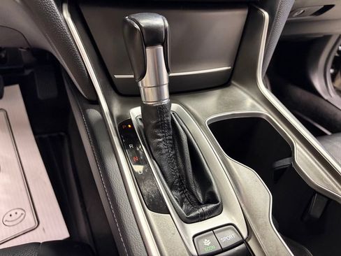 Used 2018 Honda Accord Touring image 26