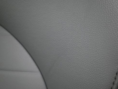 Used 2022 Toyota Highlander XLE image 13