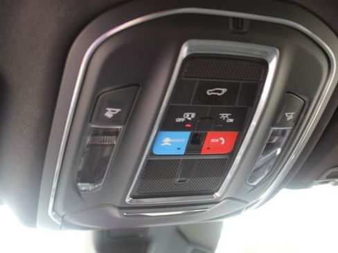 Used 2025 Jeep Grand Cherokee Altitude AWD/4WD image 27