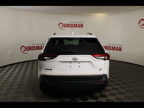 Used 2022 Toyota RAV4 XLE w/ Convenience Package AWD/4WD image 7