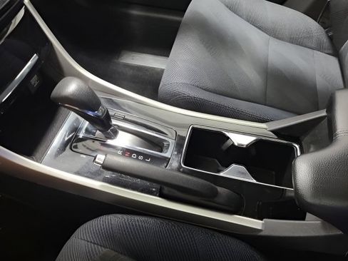Used 2017 Honda Accord EX image 30