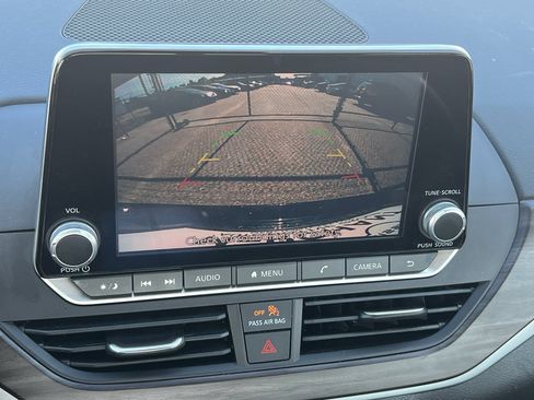 Used 2025 Nissan Altima 2.5 SV FWD image 27