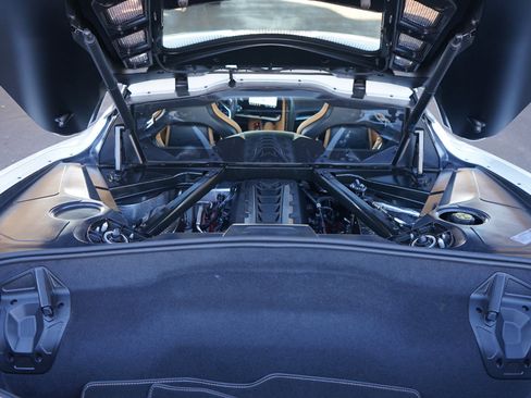 Used 2021 Chevrolet Corvette Stingray Preferred Cpe w/ Z51 Performance Package image 22