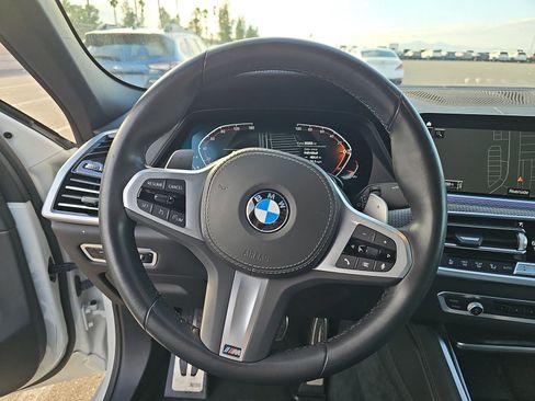 Used 2022 BMW X6 xDrive40i w/ M Sport Package image 9