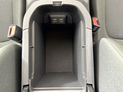 Certified 2025 Toyota RAV4 LE image 29