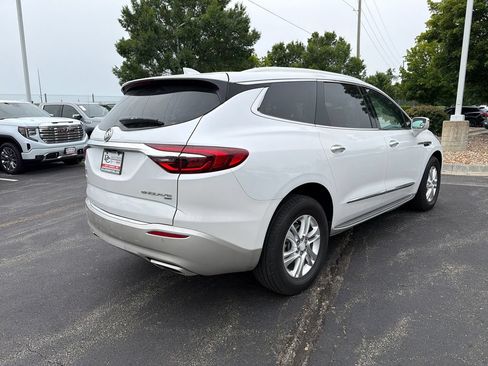 Used 2018 Buick Enclave Premium w/ LPO, Hit The Road Package AWD/4WD image 5