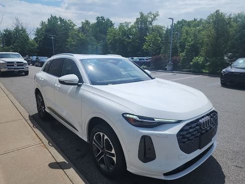 Certified 2025 Audi Q5 Premium w/ Premium Plus AWD/4WD image 16