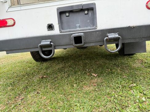 Used 2017 Chevrolet Express 3500 w/ Chrome Appearance Package image 24