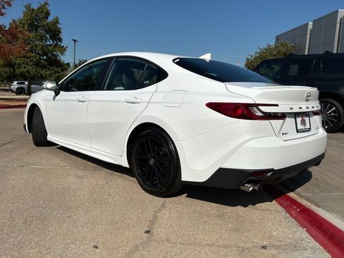 Used 2026 Toyota Camry SE FWD image 7