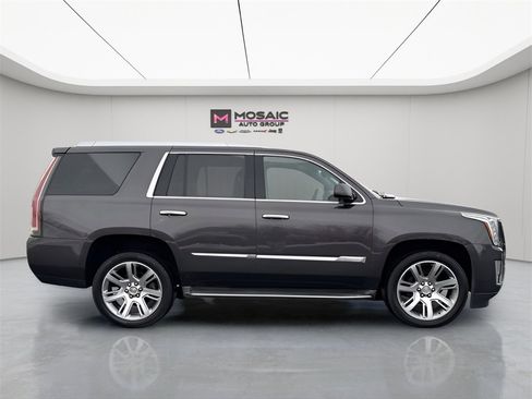 Used 2015 Cadillac Escalade Luxury image 8