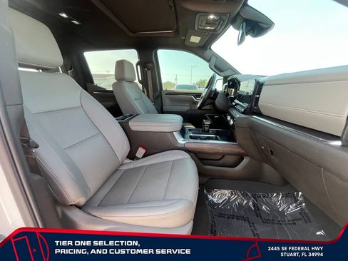 Used 2025 GMC Sierra 1500 SLT w/ SLT Premium Plus Package AWD/4WD image 20