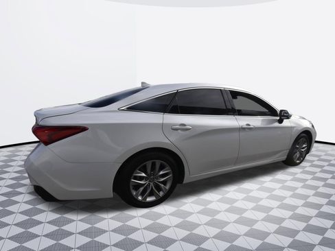 Used 2022 Toyota Avalon XLE w/ Carpet Mat Package (TMS) FWD image 3