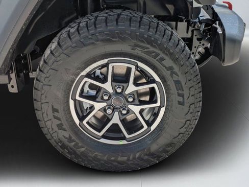 New 2025 Jeep Gladiator Rubicon image 9