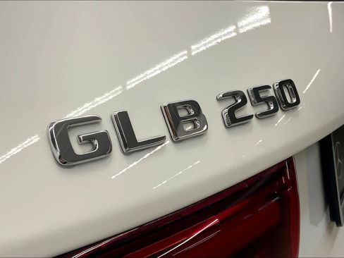 Used 2026 Mercedes-Benz GLB 250 image 15