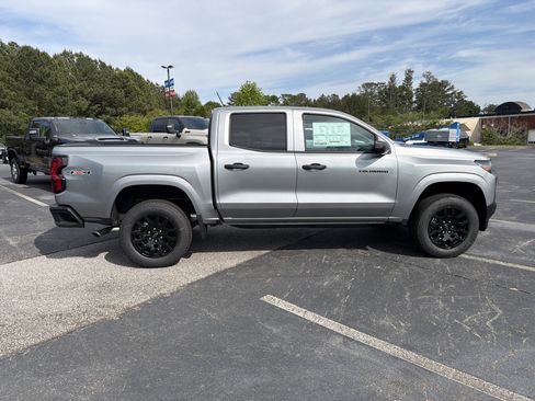 New 2026 Chevrolet Colorado W/T w/ WT Custom Package AWD/4WD image 4
