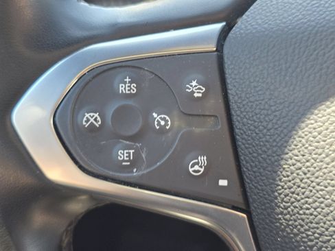 Used 2023 Chevrolet Traverse LT w/ LT Premium Package AWD/4WD image 30