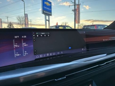 Used 2025 Cadillac Escalade Premium Luxury image 51