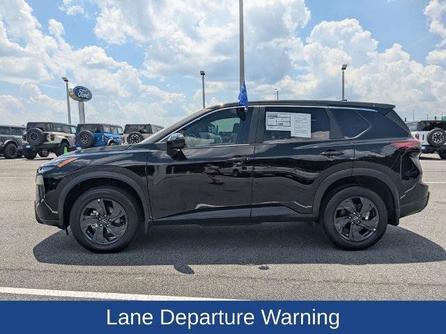 Used 2026 Nissan Rogue SV w/ Cold Weather Package FWD image 7