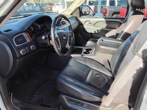 Used 2010 Chevrolet Avalanche LT w/ Luxury Package image 10