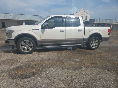 Used 2019 Ford F150 Lariat w/ Equipment Group 502A Luxury RWD image 8