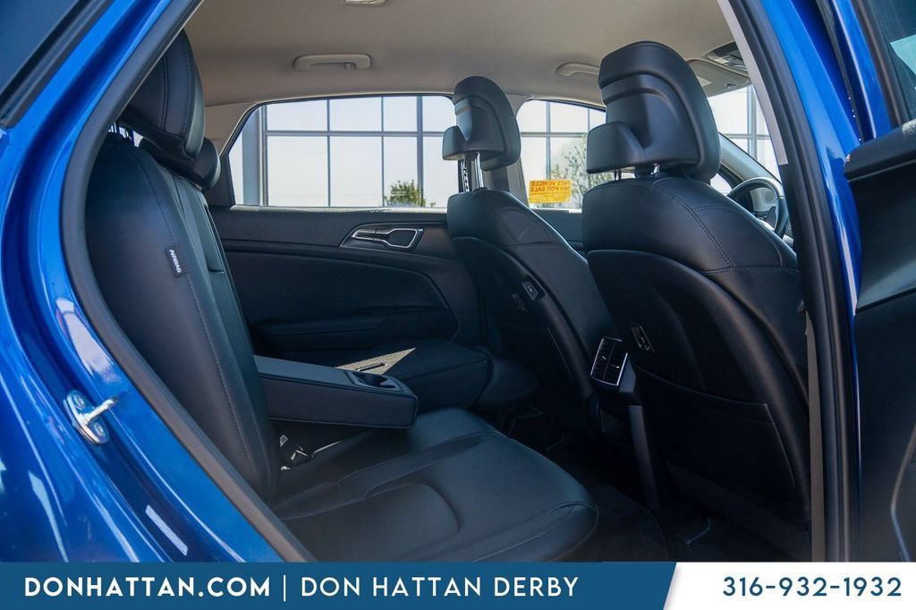 Used 2025 Kia Sportage EX FWD image 24