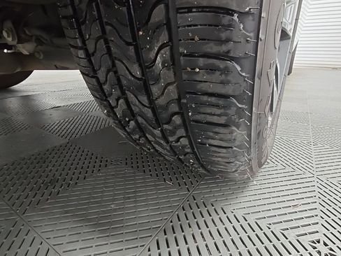 Used 2015 Dodge Challenger SXT image 41