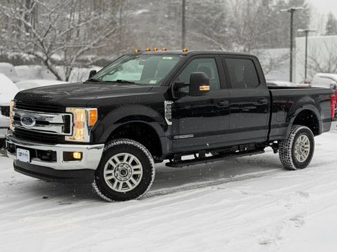 Used 2017 Ford F250 XLT w/ XLT Value Package image 1