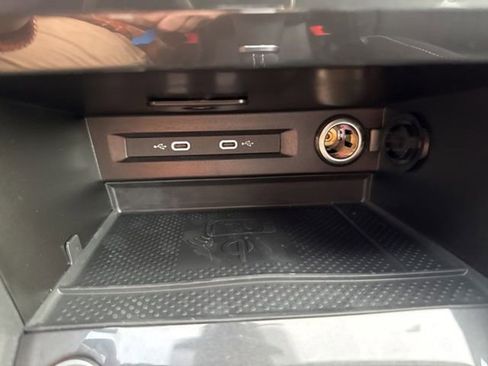 New 2024 Volkswagen Tiguan SE image 25