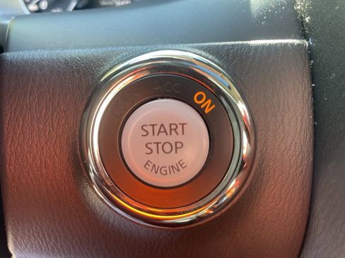 Used 2024 Nissan Armada SL w/ Captain's Chairs Package image 26